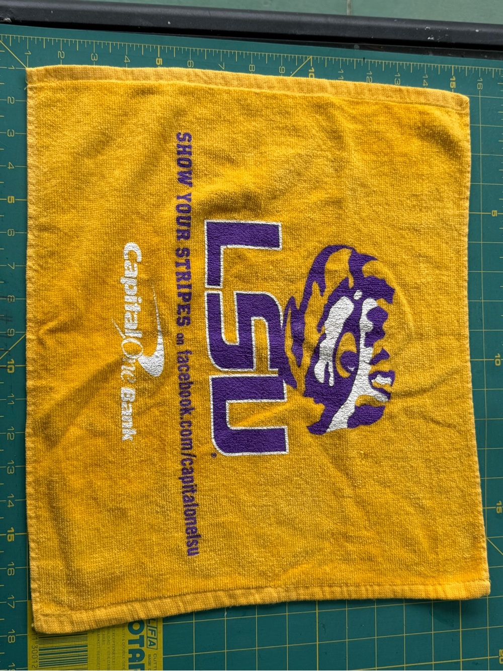 LSU Reebok Heisman Collection Baby Onesie 6-9 month + Bib & rally/burp towel - Picture 11 of 12